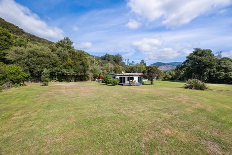 Photo of property in 1755 Queen Charlotte Drive, Linkwater, Picton, 7281