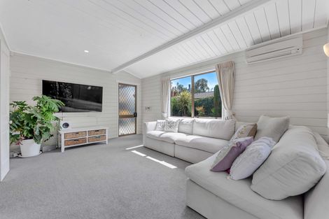 Photo of property in 1/7 Mccall Place, Opaheke, Papakura, 2113