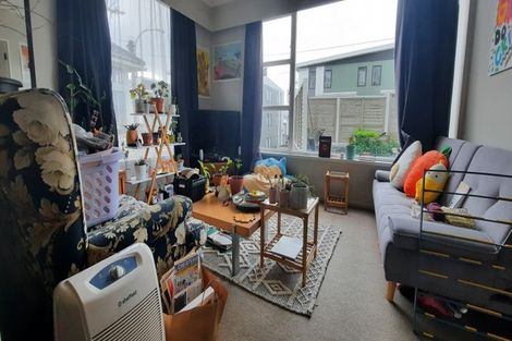 Photo of property in 15 Hankey Street, Mount Cook, Wellington, 6011