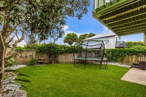Photo of property in 41 Colwill Road, Massey, Auckland, 0614