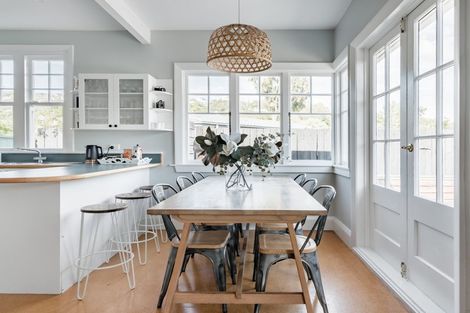 Photo of property in 17 Wilsons Road, Saint Martins, Christchurch, 8022