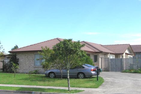 Photo of property in 16 Hillwell Drive, Henderson, Auckland, 0612