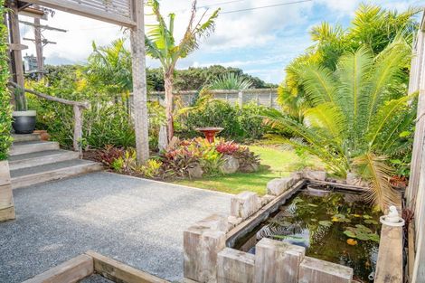 Photo of property in 16 Rangikapiti Road, Coopers Beach, 0420