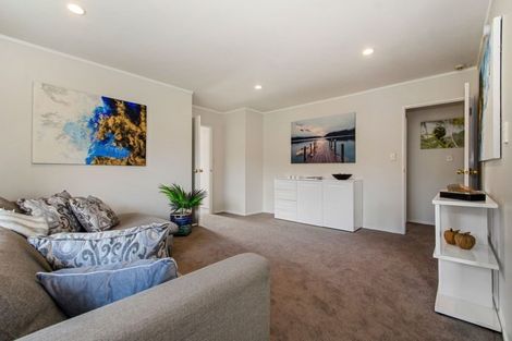 Photo of property in 19 Liddesdale Place, Papakura, 2110
