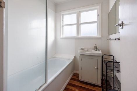 Photo of property in 6 Golf Road, Manor Park, Lower Hutt, 5019