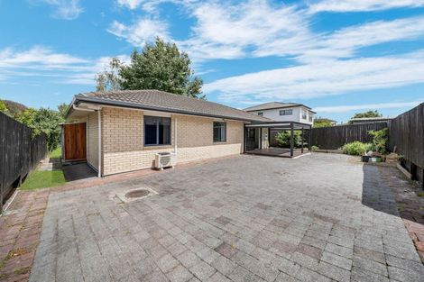 Photo of property in 69a Awaroa Road, Sunnyvale, Auckland, 0612