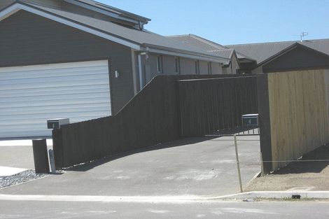 Photo of property in 4 Iti Place, Parklands, Christchurch, 8083