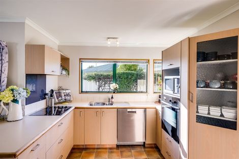 Photo of property in 5a Montague Way, Taradale, Napier, 4112