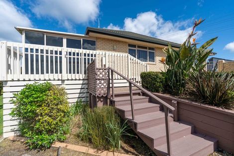 Photo of property in 82 Rototuna Road, Rototuna, Hamilton, 3210