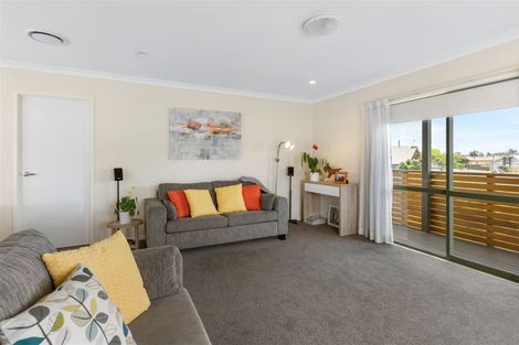 Photo of property in 3 Glenhaven Place, Te Atatu Peninsula, Auckland, 0610