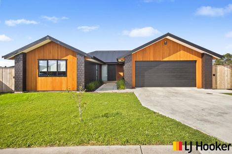 Photo of property in 9 Booker Drive, Tuakau, 2121