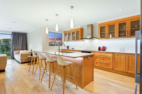 Photo of property in 22b Halyard Place, Te Atatu Peninsula, Auckland, 0610