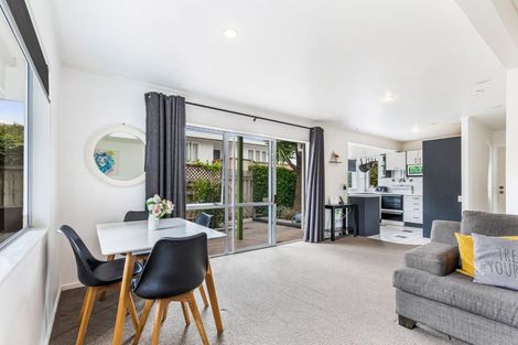 Photo of property in 41 Colwill Road, Massey, Auckland, 0614