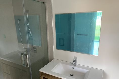 Photo of property in 5 Tawa Road, Te Atatu Peninsula, Auckland, 0610
