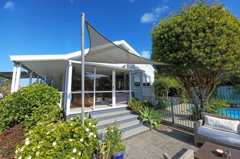 Photo of property in 8 Maygrove Drive, Orewa, 0931