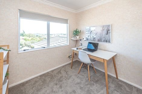 Photo of property in 14 Rawhiti Place, Saint Johns Hill, Whanganui, 4501