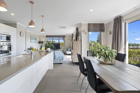 Photo of property in 22 Vista Close, Omokoroa, 3114