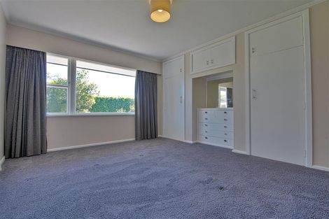 Photo of property in 16a Howard Road, Taradale, Napier, 4112