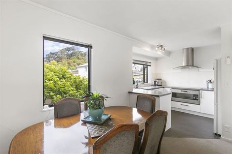Photo of property in 2/6 Fernlea Rise, Bayview, Auckland, 0629