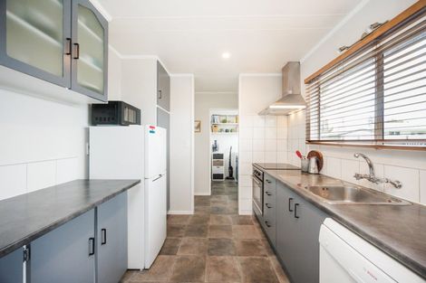 Photo of property in 27 Ferndale Place, Feilding, 4702