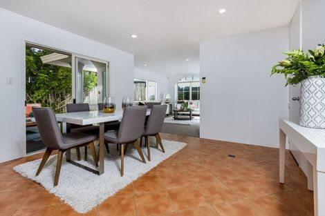 Photo of property in 2 Garden Lane, Torbay, Auckland, 0632