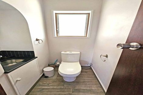 Photo of property in 9 Gilbass Avenue, Hamilton Lake, Hamilton, 3204