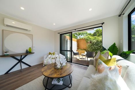 Photo of property in 2e Milich Terrace, Te Atatu South, Auckland, 0610