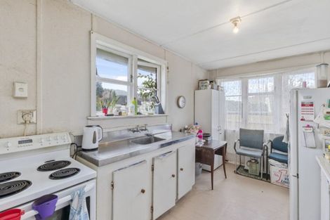 Photo of property in 214 Cambridge Terrace, Naenae, Lower Hutt, 5011
