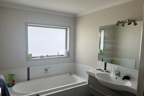 Photo of property in 43 Graham Place, Bellevue, Tauranga, 3110