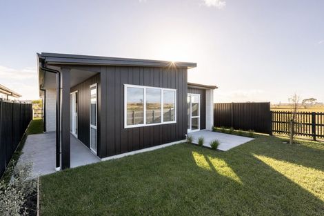 Photo of property in 60 Empire Crescent, Papamoa, 3118