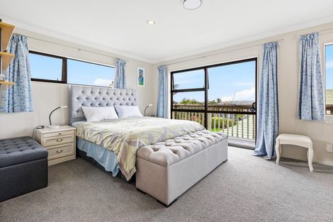 Photo of property in 8 Limeburners Close, Hobsonville, Auckland, 0618