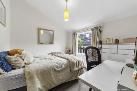 Photo of property in The Triangle, 5/33 Halswater Drive, Churton Park, Wellington, 6037