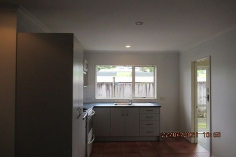 Photo of property in 13 Huruhuru Road, Massey, Auckland, 0614
