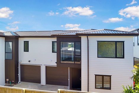 Photo of property in 3c Cobham Crescent, Kelston, Auckland, 0602