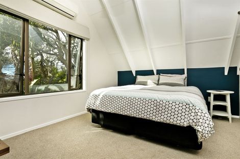 Photo of property in 14b South Lynn Road, Titirangi, Auckland, 0604