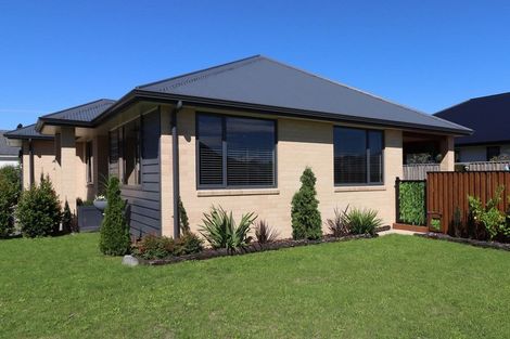 Photo of property in 3 Hereford Drive, Carterton, 5713