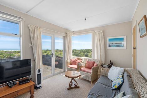 Photo of property in 7 Kent Avenue, Waitarere Beach, Levin, 5510