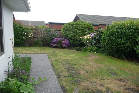 Photo of property in 35 Chipping Lane, Redwood, Christchurch, 8051