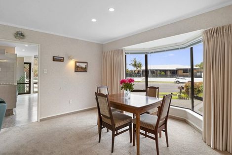 Photo of property in 9 Boulevard Drive, Merrilands, New Plymouth, 4312