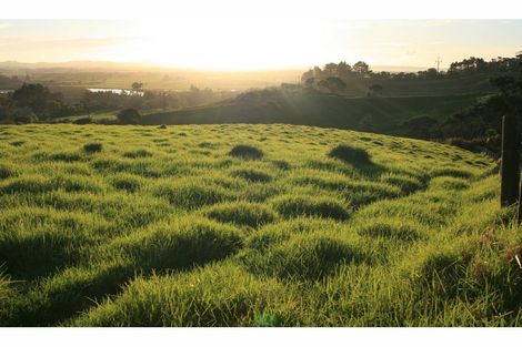 Photo of property in 56e Kaipara Coast Highway, Helensville, 0871