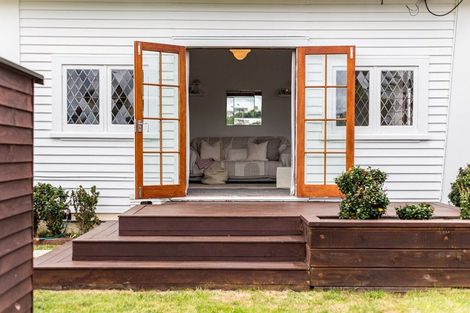 Photo of property in 10 Chelsea Street, Miramar, Wellington, 6022