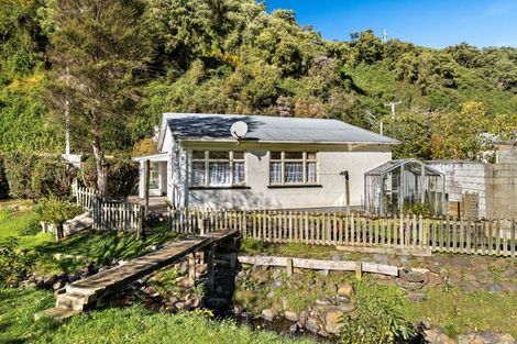 Photo of property in 2 Warburton Street, Karoro, Greymouth, 7805