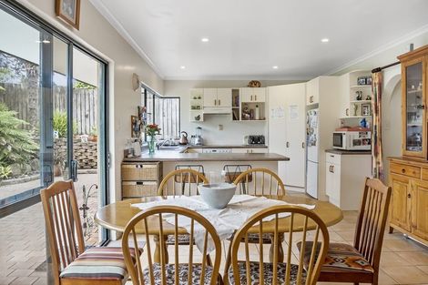 Photo of property in 24 Makiri Street, Helensville, 0800