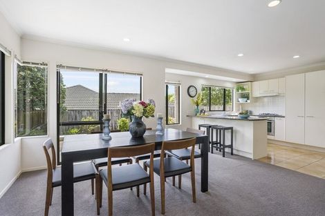 Photo of property in 20 Moyrus Crescent, East Tamaki Heights, Auckland, 2016