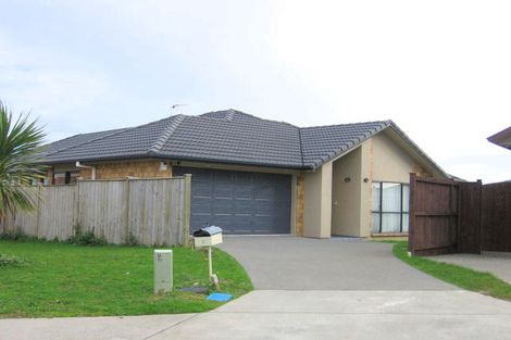 Photo of property in 8 Camith Close, Flat Bush, Auckland, 2016
