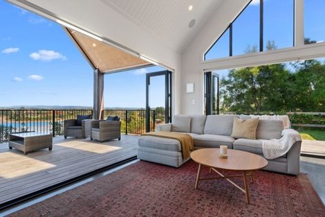 Photo of property in 31 James Paige Lane, Riverhead, 0793