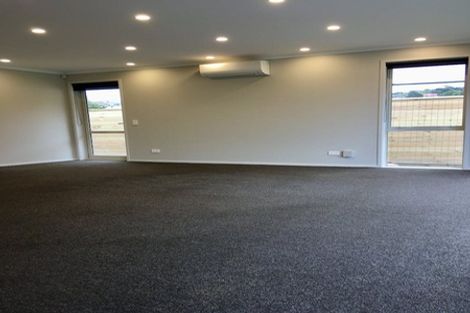 Photo of property in 1 Tradewinds Drive, Whitby, Porirua, 5024