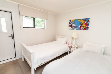 Photo of property in 123 Marine Parade, Seatoun, Wellington, 6022