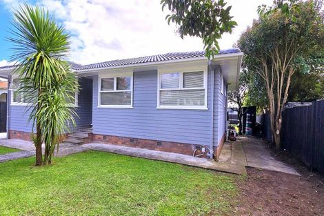 Photo of property in 1 Coburg Street, Henderson, Auckland, 0612