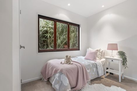 Photo of property in 64 Scenic Drive, Titirangi, Auckland, 0604